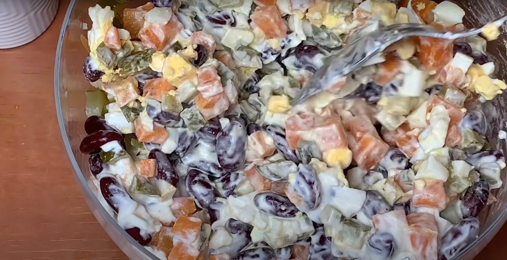 Беру банку квасолі та готую смачний салат! Рецепт із простих продуктів