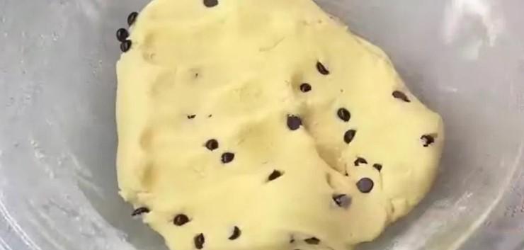 Я беру найпростіші продукти і готую смачну випічку до чаю
