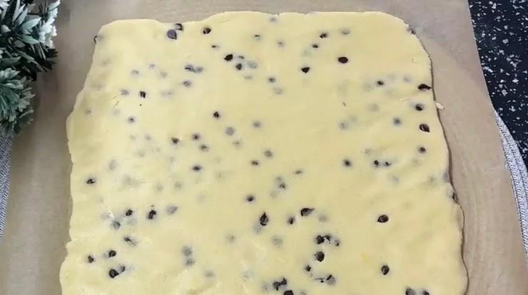 Я беру найпростіші продукти і готую смачну випічку до чаю