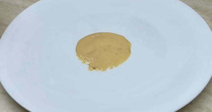 Медовий торт на сковороді без розкачування тіста. Ну дуже смачний