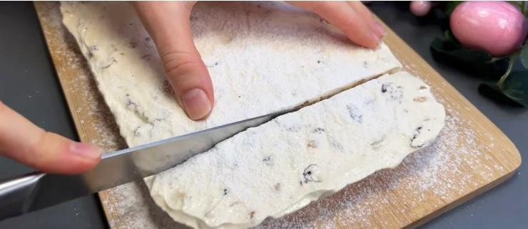 Смачний десерт до чаю із простих продуктів