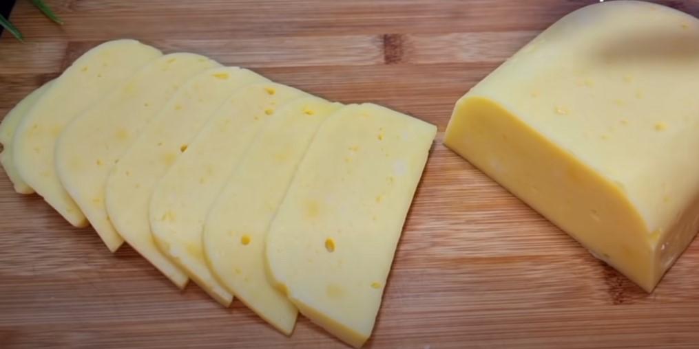 Дуже смачний вершковий сир: домашній рецепт