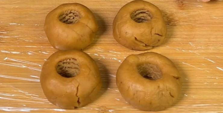 Легкі тістечка із звичайних продуктів. Навіть духовка не знадобиться