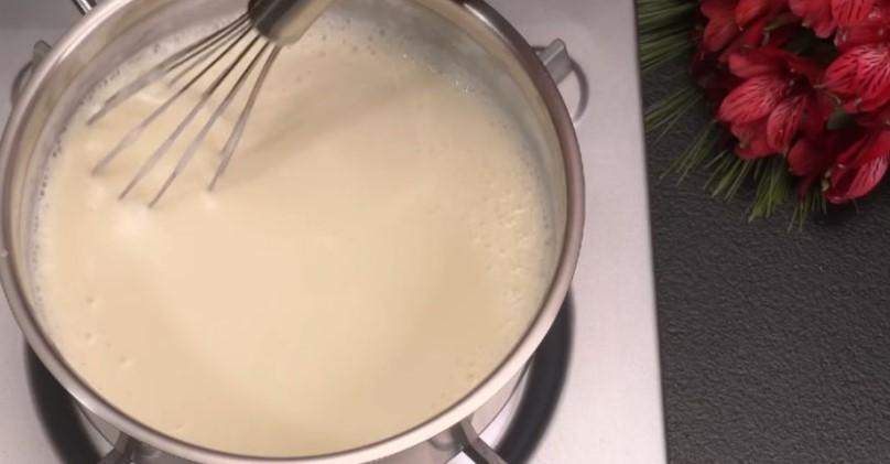 Молочний десерт із фруктами: рецепт без духовки