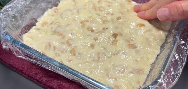 Досі отримую подяки за цей рецепт: смачний десерт із простих продуктів