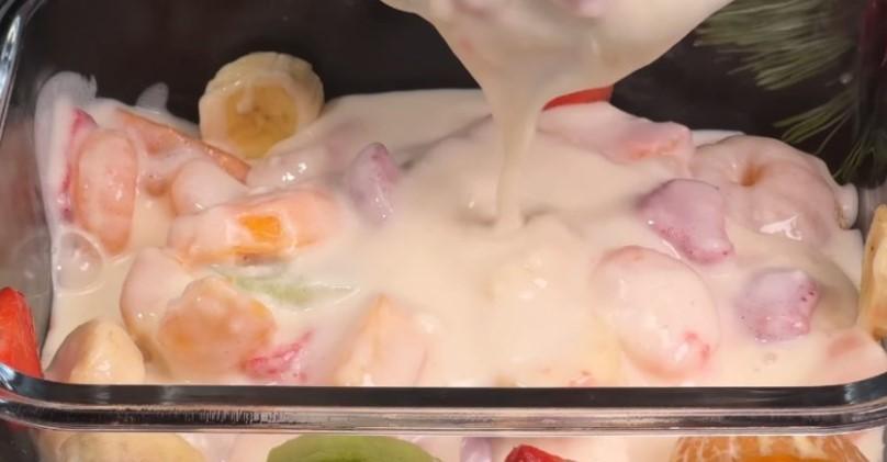 Молочний десерт із фруктами: рецепт без духовки