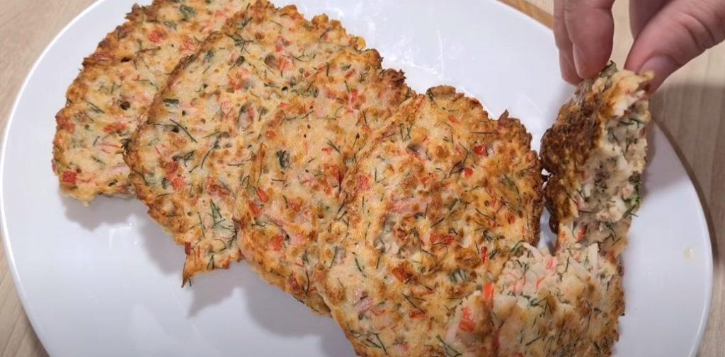 Пиріжки з крабових паличок. Не зупинишся, доки все не з'їси