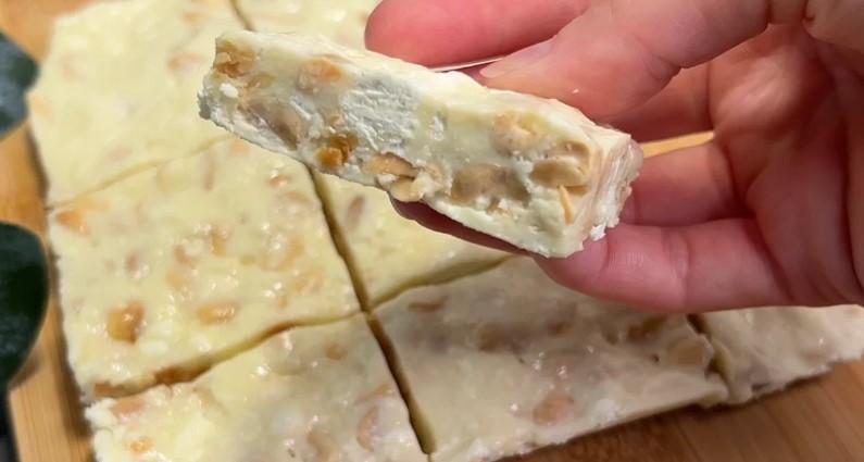 Смачний десерт із простих продуктів. Легко запам'ятати, легко приготувати