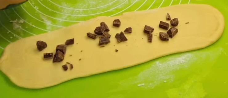 М'які булочки з шоколадною начинкою. Ну дуже смачні
