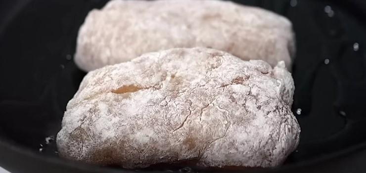 Курячі рулетики з незвичайною начинкою. І дуже смачно, і готувати легко