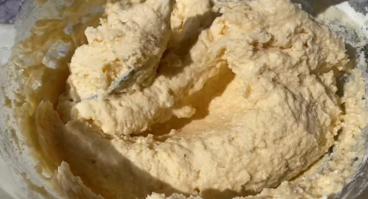 Ніжний сирний пиріг із простих продуктів