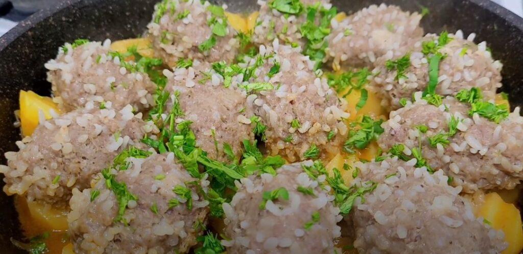 Все склала в сковороду та забула. Обід або вечеря без метушні з простих продуктів