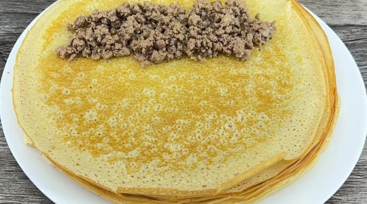 Млинці із соковитою начинкою. Готуються просто-просто