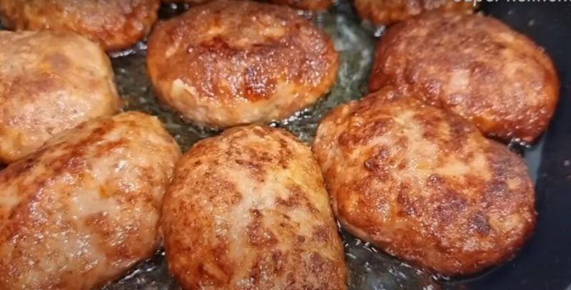 Котлети за рецептом Турецького кухаря. Чоловік з'їдає по 5 штук і не поправляється