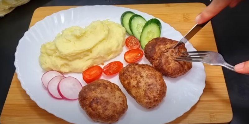 Котлети за рецептом Турецького кухаря. Чоловік з'їдає по 5 штук і не поправляється