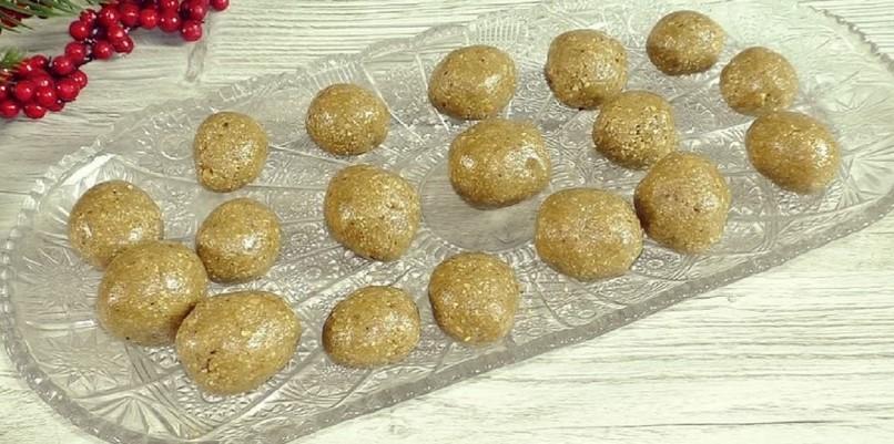 Швидкі цукерки з насіння з грецькими горіхами