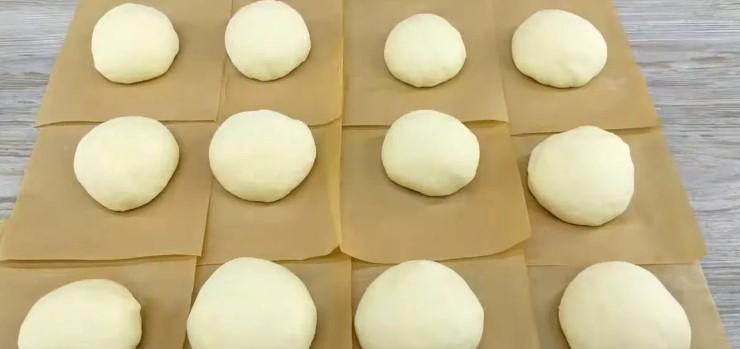 Повітряні пончики без яєць із простих продуктів
