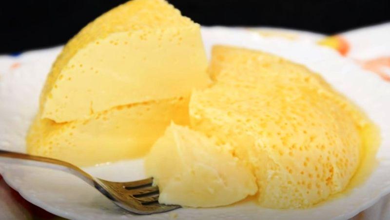 Як приготувати пишний омлет без духовки та сковороди
