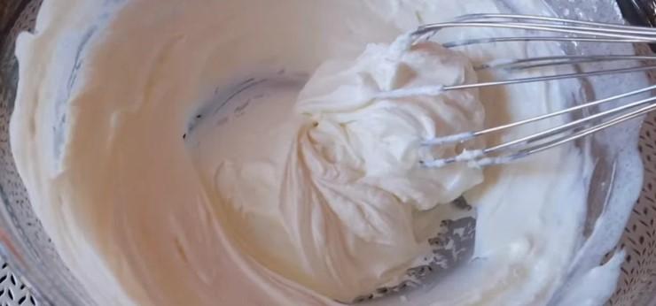 Магазинні тістечка не визнаю, готую тільки сама: найпростіші продукти, але дуже смачно
