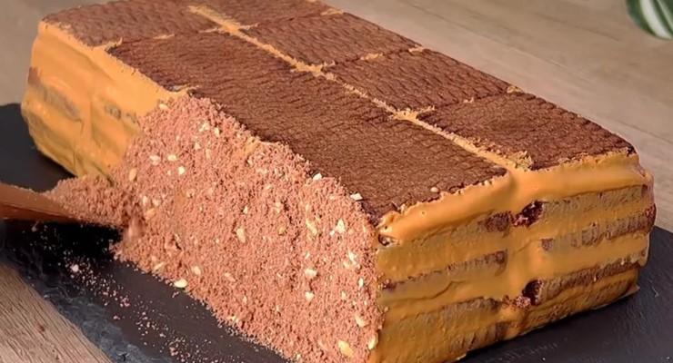 Чоловік був у захваті: розкішний торт без випічки з мінімальних продуктів