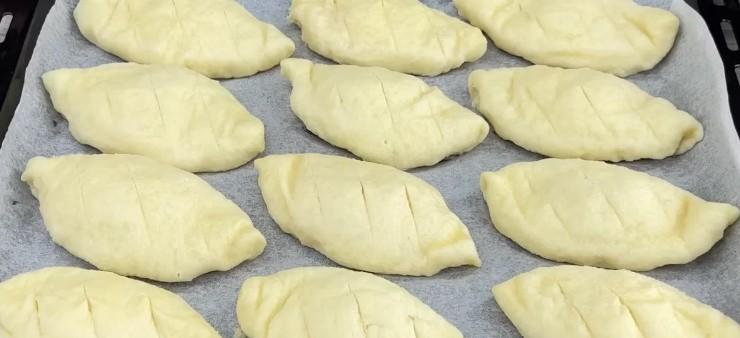 Одного разу приготувала і в магазині більше не купую: булочки із солодкою начинкою