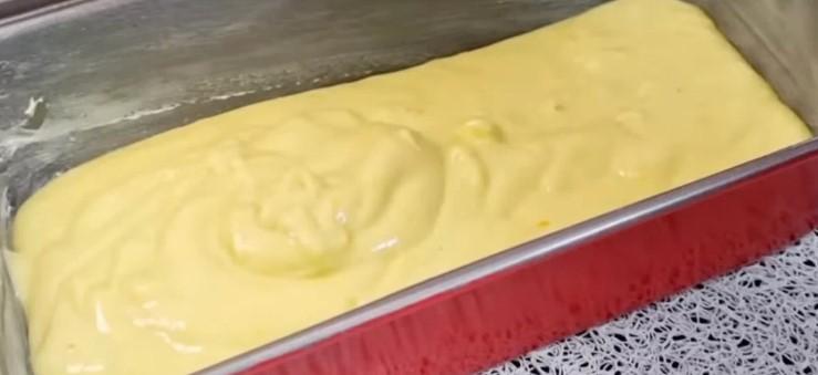 Повітряний кекс із простих інгредієнтів