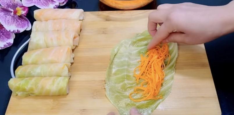 Замість класичної маринованої капусти! Закусочні голубці з морквою