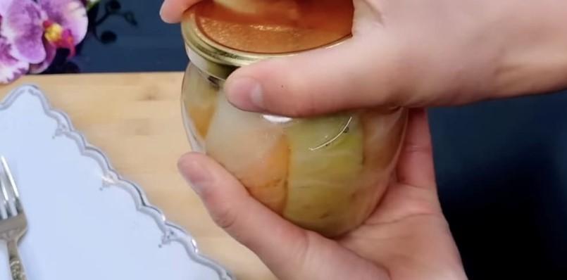 Замість класичної маринованої капусти! Закусочні голубці з морквою