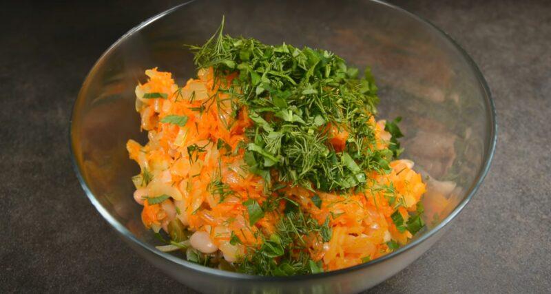 Беру банку квасолі та солоні огірки. Смачний салат із простих продуктів