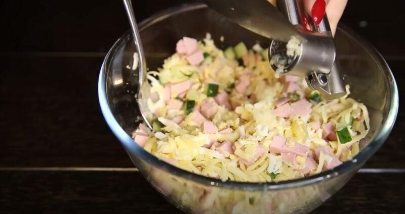 Салат із найпростіших продуктів. Рецепт швидкої та бюджетної страви