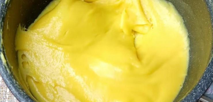 Повітряний пиріг із простих продуктів. Рідні обожнюють