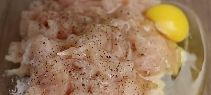 Фарш більше не купую: рубані курячі котлети із звичайних продуктів