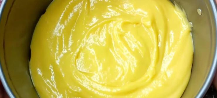 Повітряний пиріг із простих продуктів. Рідні обожнюють