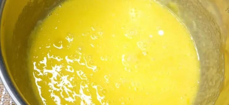 Повітряний пиріг із простих продуктів. Рідні обожнюють