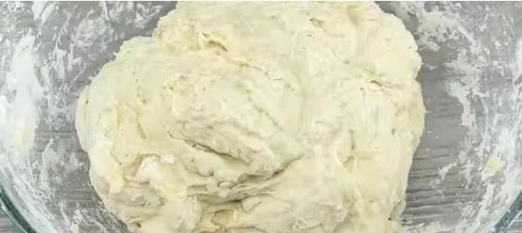 Повітряні пончики без яєць із простих продуктів