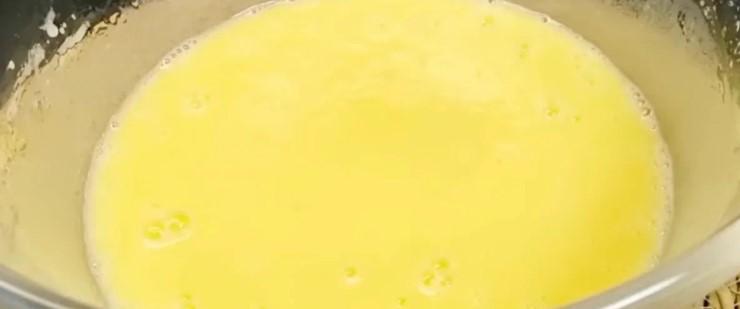 Хочеться пекти знову і знову: ароматний кекс із простих продуктів