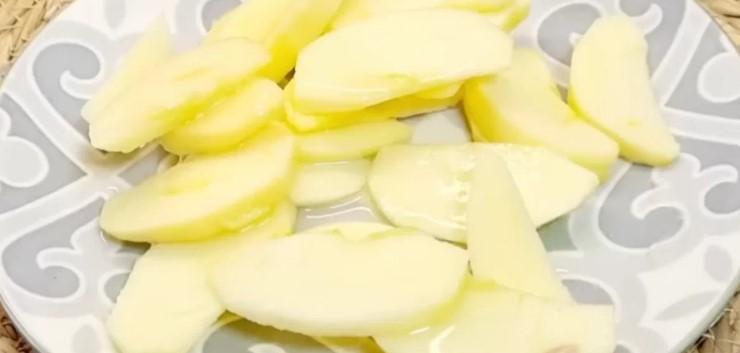 Хочеться пекти знову і знову: ароматний кекс із простих продуктів