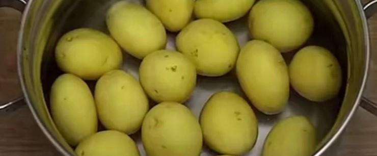 До такого гарніру ніякого м'яса не треба: картопля на сковороді, просто та смачно