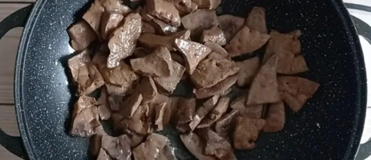 Не рецепт, а знахідка – смачніше печінки я ще не пробувала: ніжна, соковита та дуже смачна