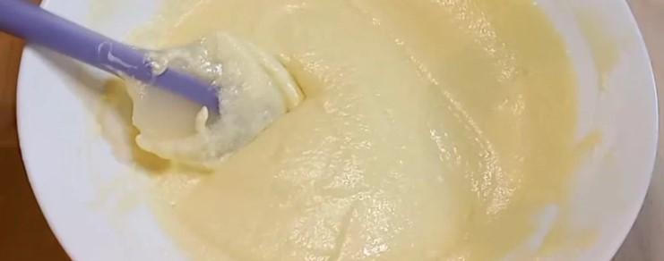 Поєднала прості продукти: торт "Три склянки" на кефірі