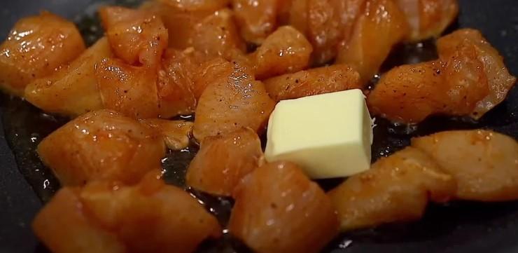 Рецепт простіше не придумаєш, але як смачно: картопля з м'ясом на вечерю