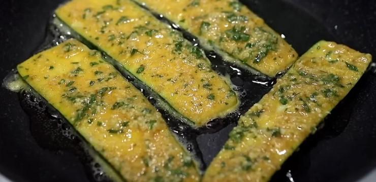 Я навіть подумати не могла, що кабачки можуть бути смачнішими за м'ясо: кабачки «по-новому»