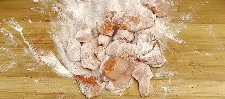 Курка з кабачками: і готується просто, і дуже смачно