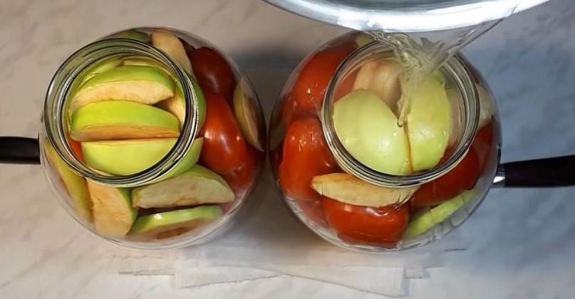 Мариновані помідори з яблуками: рецепт без оцту