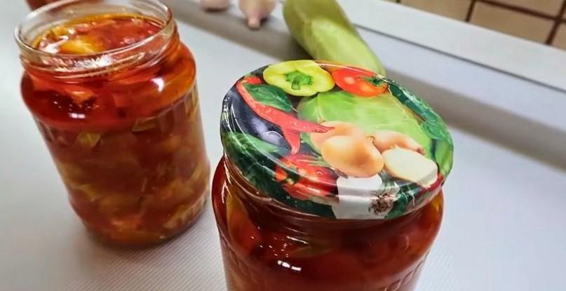 Кабачки з часником у томатному соку без стерилізації