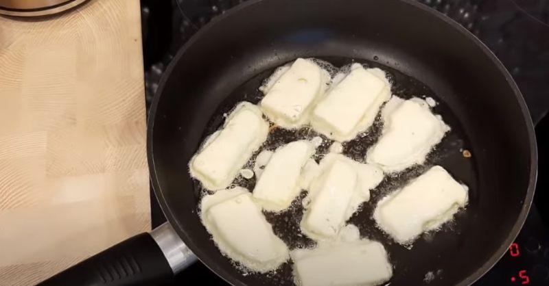 Кабачки у клярі на сковороді. Ніжні та соковиті
