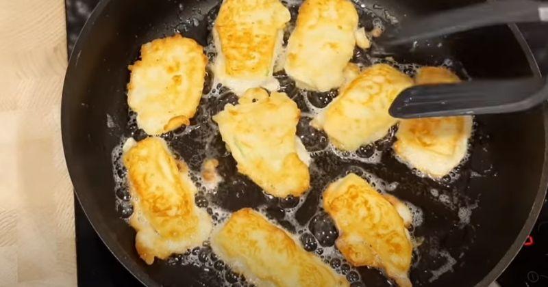 Кабачки у клярі на сковороді. Ніжні та соковиті