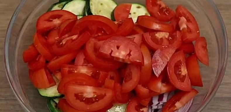 Легкий салат з кабачками. Спробувала якось, тепер улюблений рецепт