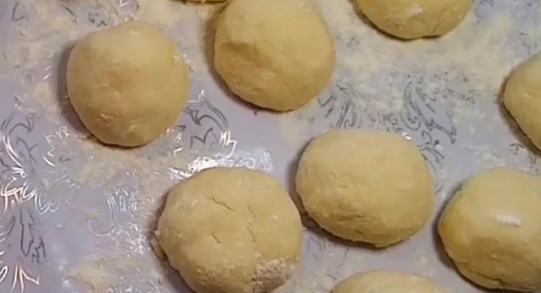 Спеціально тримаю сир для цієї смакоти: сирні кульки