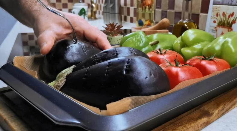 З'їдається швидше за шашлики! Найзнаменитіша закуска з запечених овочів